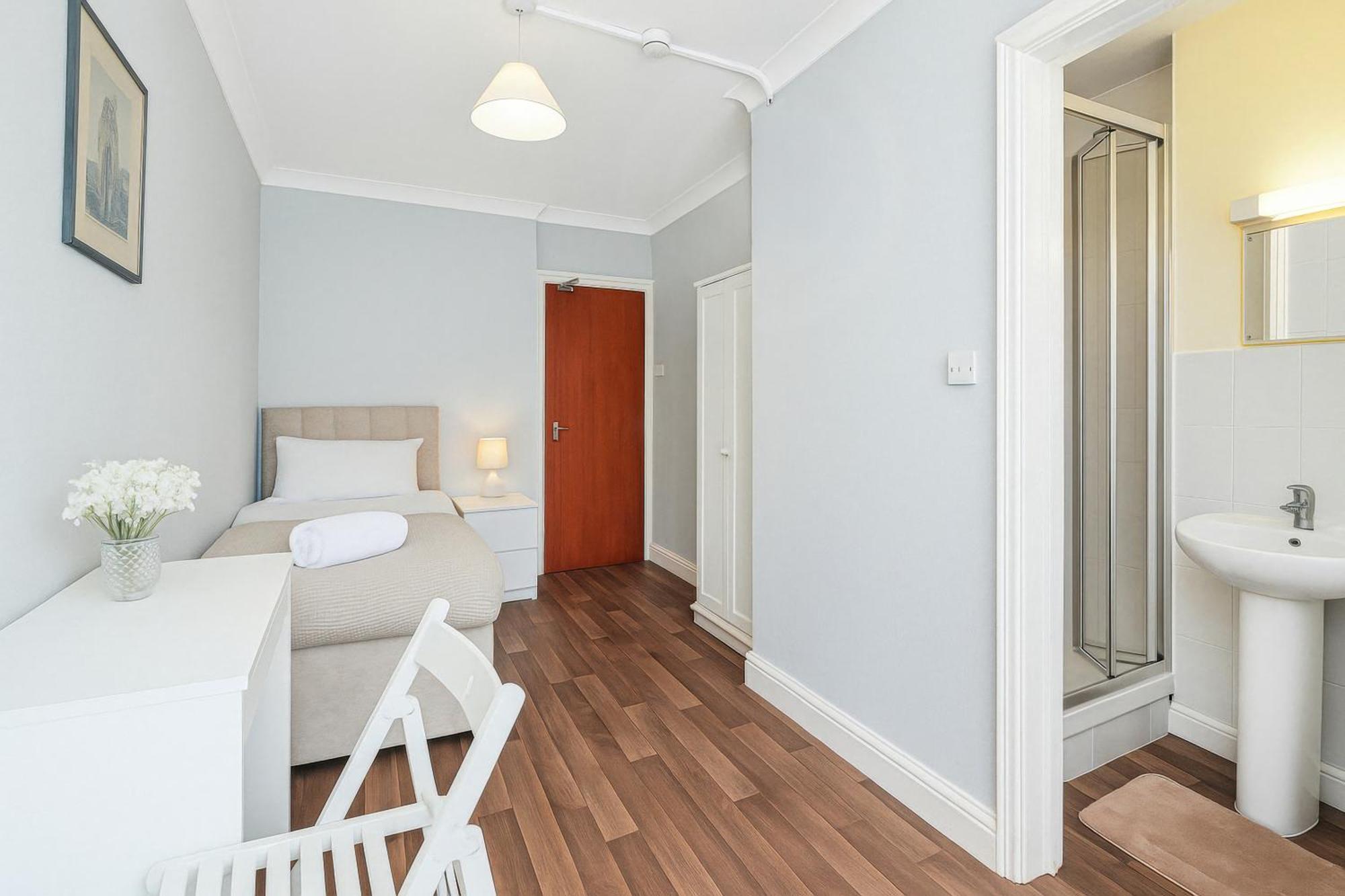 Shelford Bed & Breakfast 2*